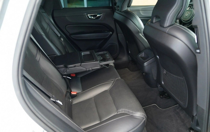 Volvo XC 60 cena 134699 przebieg: 138791, rok produkcji 2019 z Otmuchów małe 596